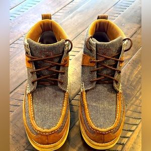 Twisted x shows size 9.5 worn once